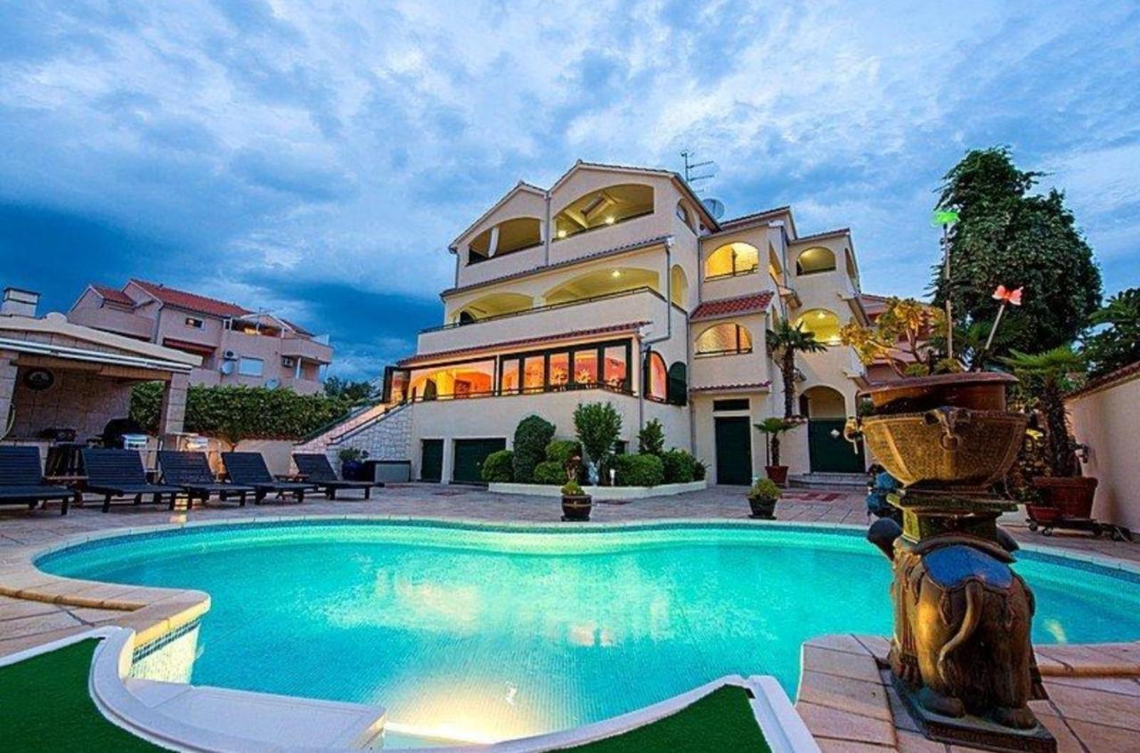 Villa David Vodice Buitenkant foto